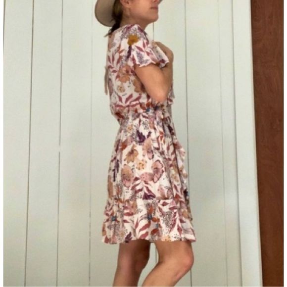 lovestitch Dresses & Skirts - Lovestitch Alanna Floral Flutter Sleeve Wrap Dress Small
